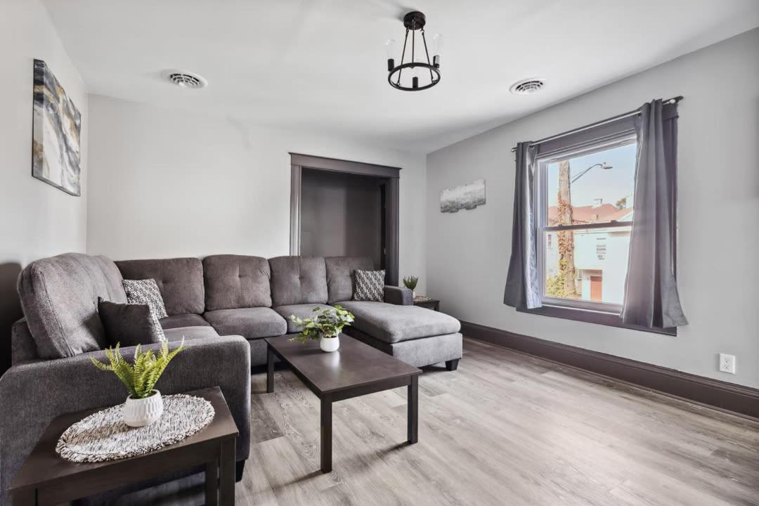 Spacious 6Br 2Ba Minutes For The Falls & Casino 나이아가라폴스 외부 사진