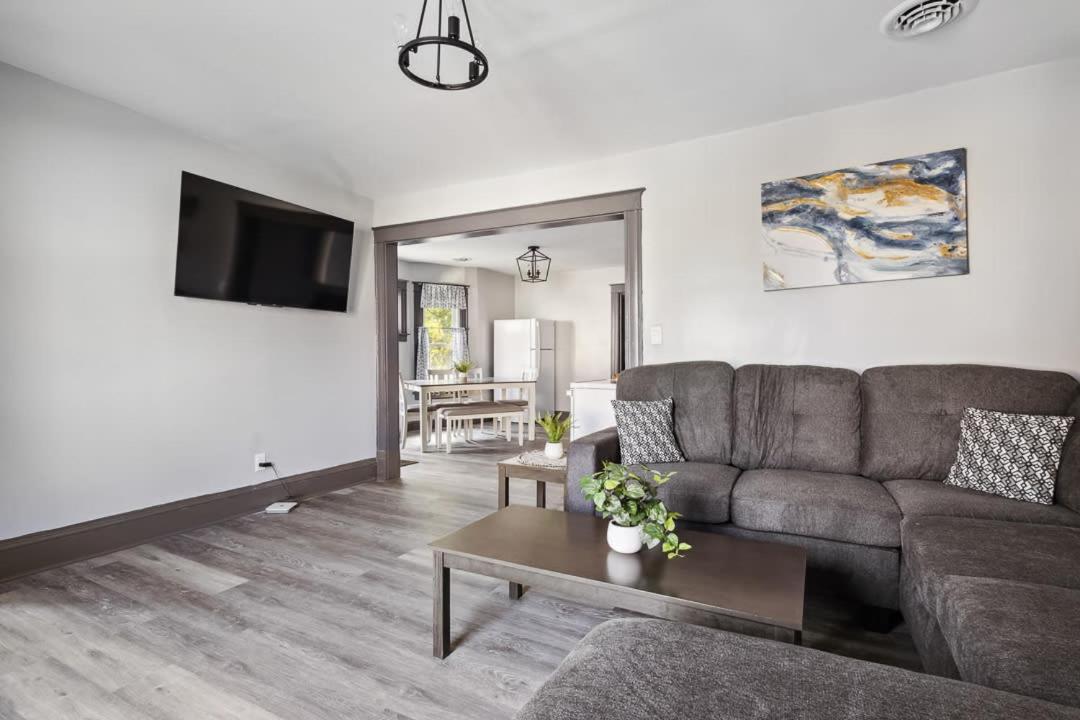 Spacious 6Br 2Ba Minutes For The Falls & Casino 나이아가라폴스 외부 사진